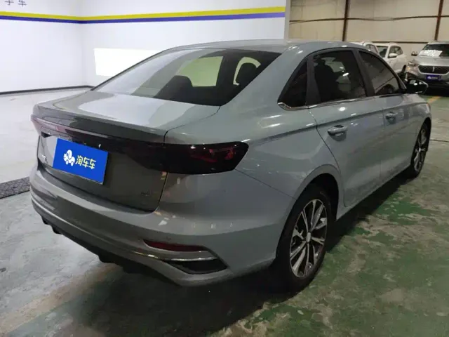 Geely Emgrand — Фото автомобиля 3