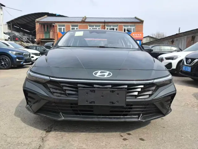 Hyundai Elantra — Фото автомобиля 2