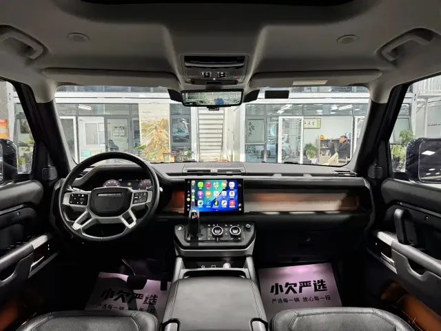 Land Rover Defender — Фото автомобиля 14