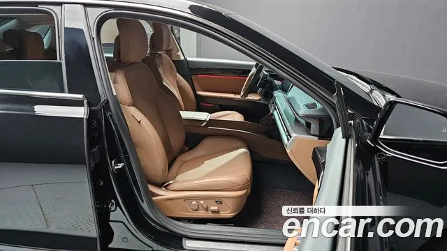 Hyundai Grandeur Grandeur (GN7) 2.5 Бензин 2WD — Фото автомобиля 18