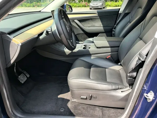 Tesla Model Y — Фото автомобиля 3