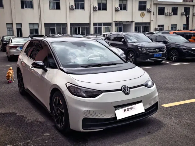 Volkswagen ID.3 — Фото автомобиля 3
