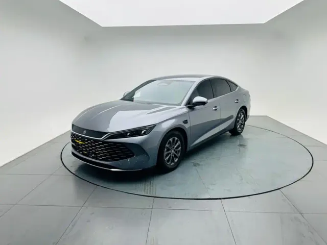 Фотография автомобиля — BYD Qin L