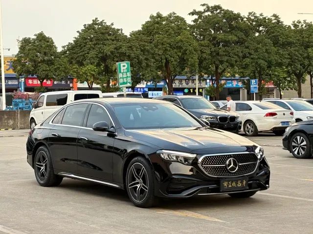 Mercedes-Benz E-Class — Фото автомобиля 3