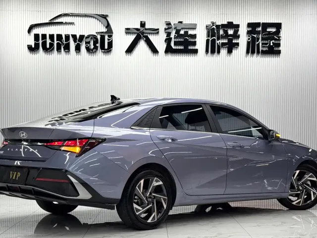 Hyundai Elantra — Фото автомобиля 4