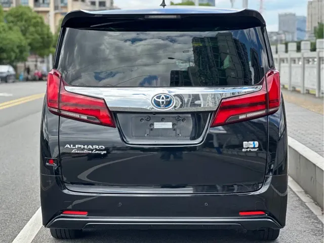 Toyota Alphard — Фото автомобиля 11