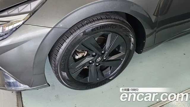 Hyundai Avante CN7 — Фото автомобиля 5