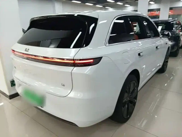 Li Auto L6 — Фото автомобиля 6