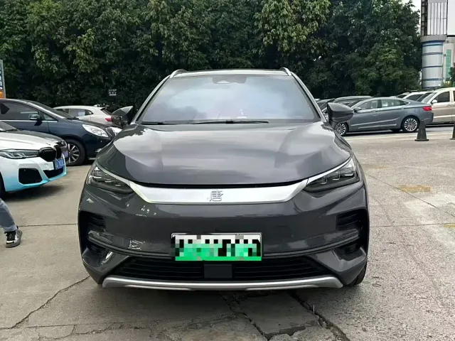 BYD Tang — Фото автомобиля 2