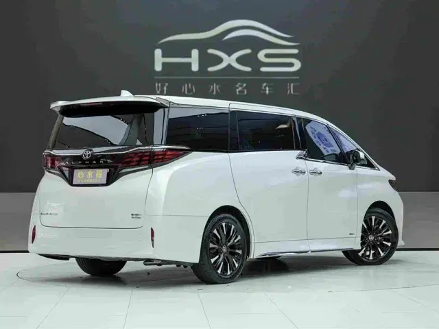 Toyota Alphard — Фото автомобиля 4