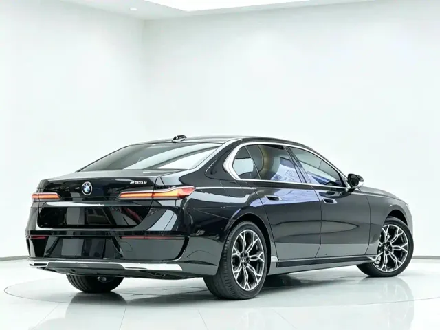 BMW 7 Series — Фото автомобиля 4