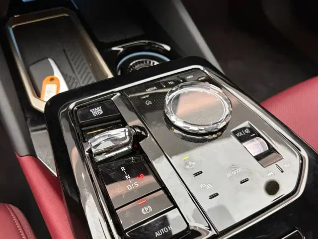 BMW 5 Series — Фото автомобиля 16