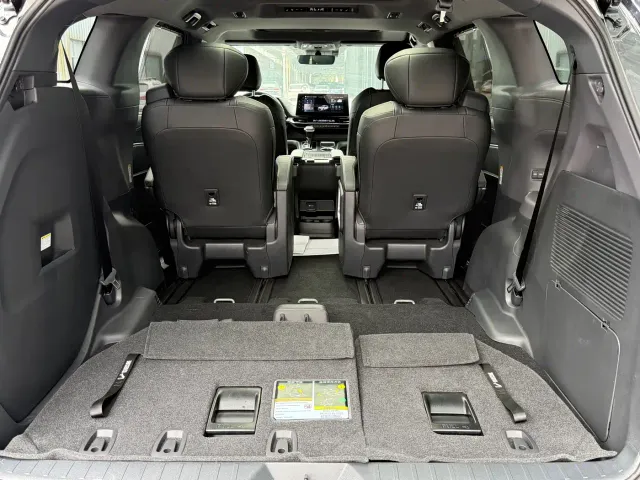 Toyota Sienna — Фото автомобиля 17