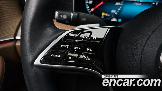 Mercedes-Benz E-Class — Фото автомобиля 28