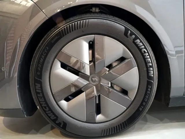 Li Auto MEGA — Фото автомобиля 23