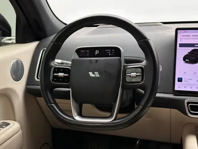 Li Auto L7 — Фото автомобиля 12