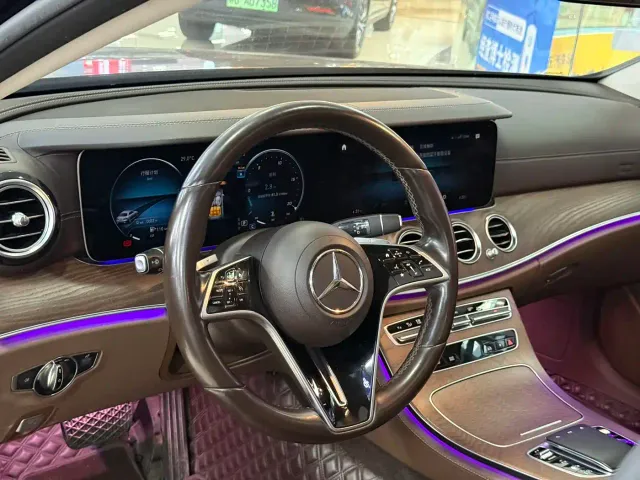 Mercedes-Benz E-Class — Фото автомобиля 6
