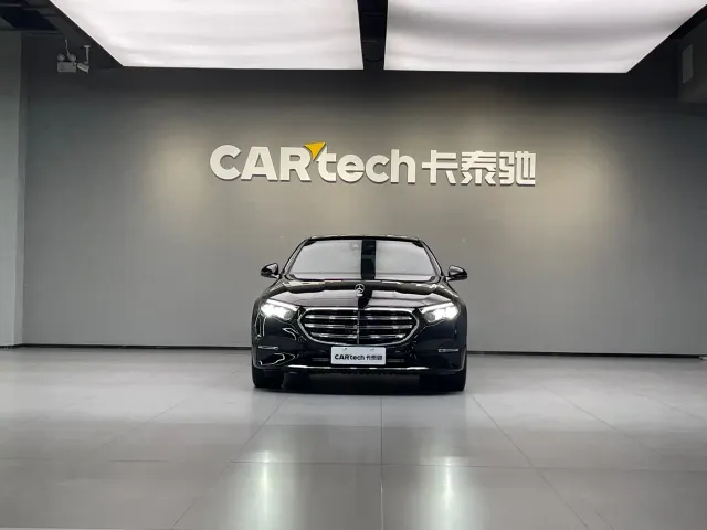 Mercedes-Benz E-Class — Фото автомобиля 2
