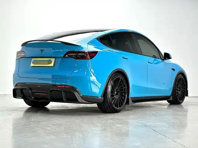 Tesla Model Y — Фото автомобиля 9
