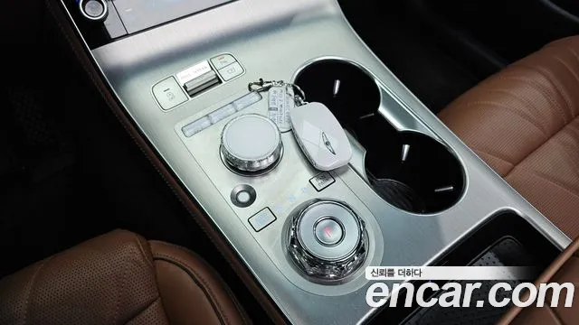 Genesis GV70 2.5T Бензин AWD — Фото автомобиля 2