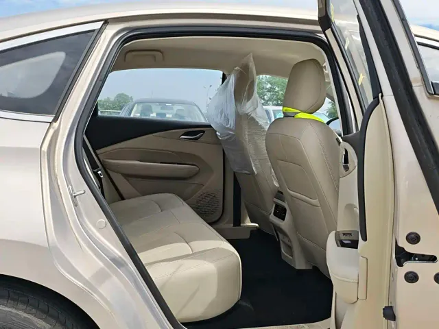 Wuling Starlight — Фото автомобиля 12