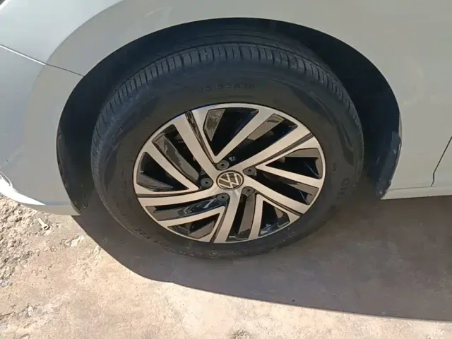 Volkswagen Lavida — Фото автомобиля 22