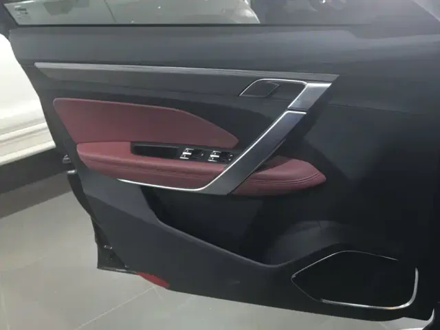 Geely Boyue — Фото автомобиля 7