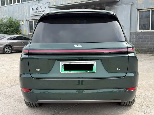 Li Auto L9 — Фото автомобиля 4