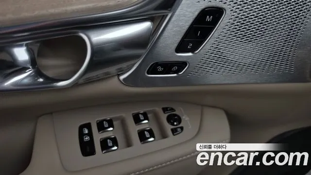 Volvo S90 — Фото автомобиля 26