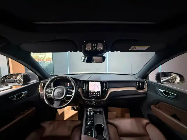 Volvo XC60 — Фото автомобиля 9