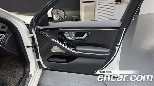 Mercedes-Benz S-Class — Фото автомобиля 25