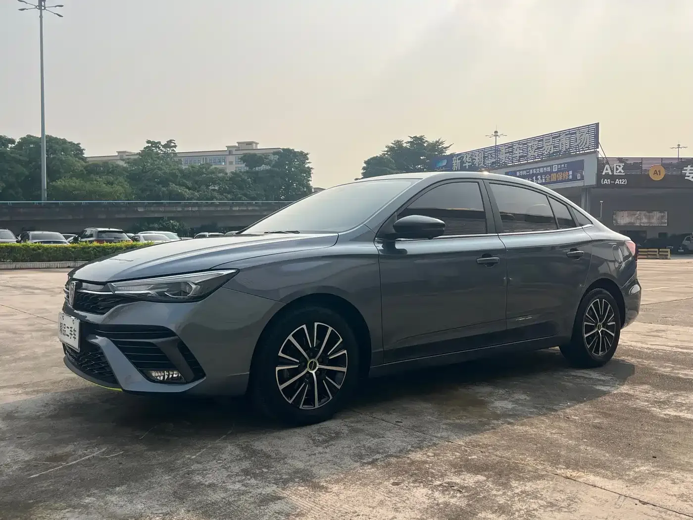 Roewe Roewe i5 2021 1.5L CVT Diamond Edition — Фото автомобиля 9