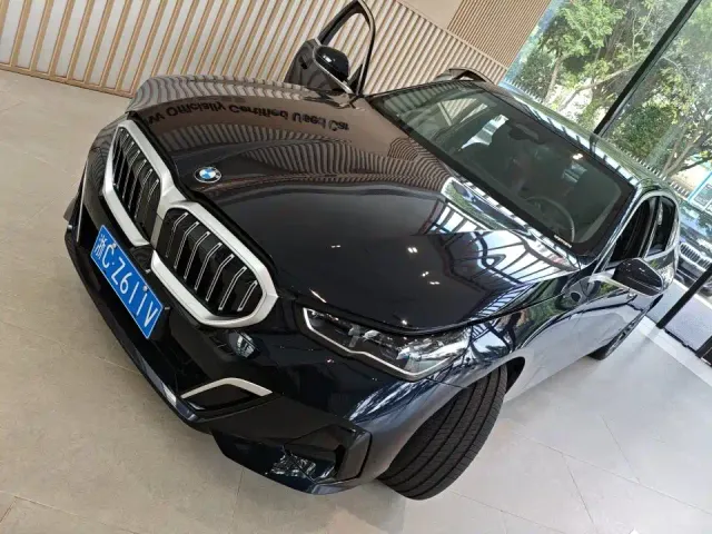 BMW 5 Series — Фото автомобиля 2