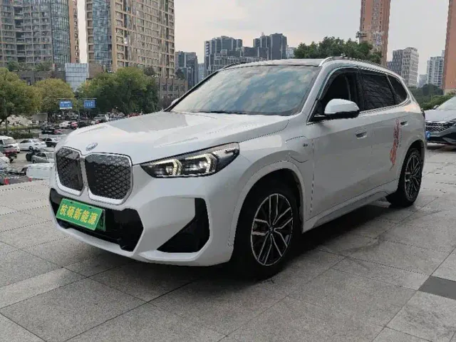 Фотография автомобиля — BMW iX1