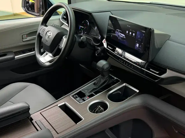 Toyota Granvia — Фото автомобиля 18