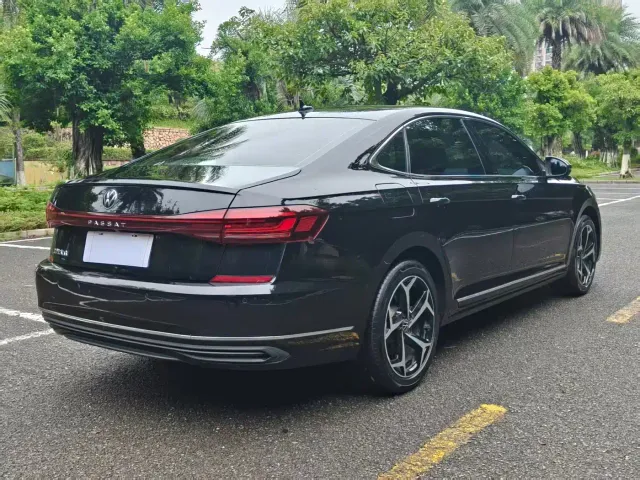 Volkswagen Passat — Фото автомобиля 9
