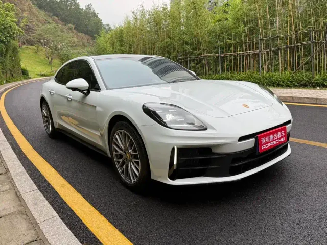 Porsche Panamera — Фото автомобиля 3