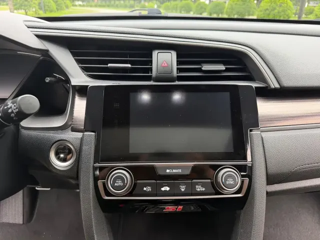 Honda Civic 2021 HATCHBACK 220TURBO Manual Driving Fun Controller — Фото автомобиля 16
