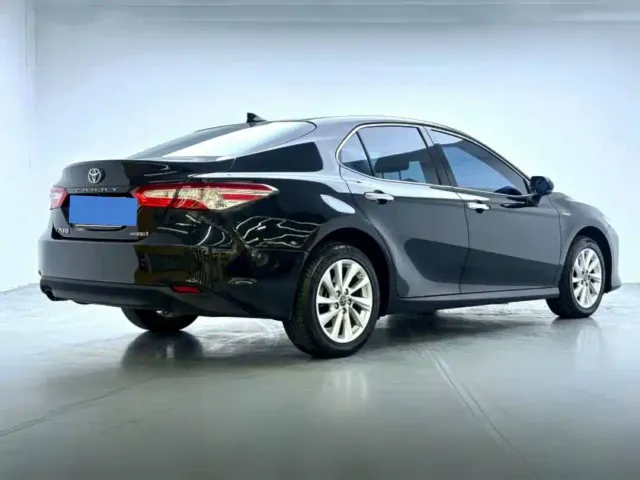 Toyota Camry — Фото автомобиля 4