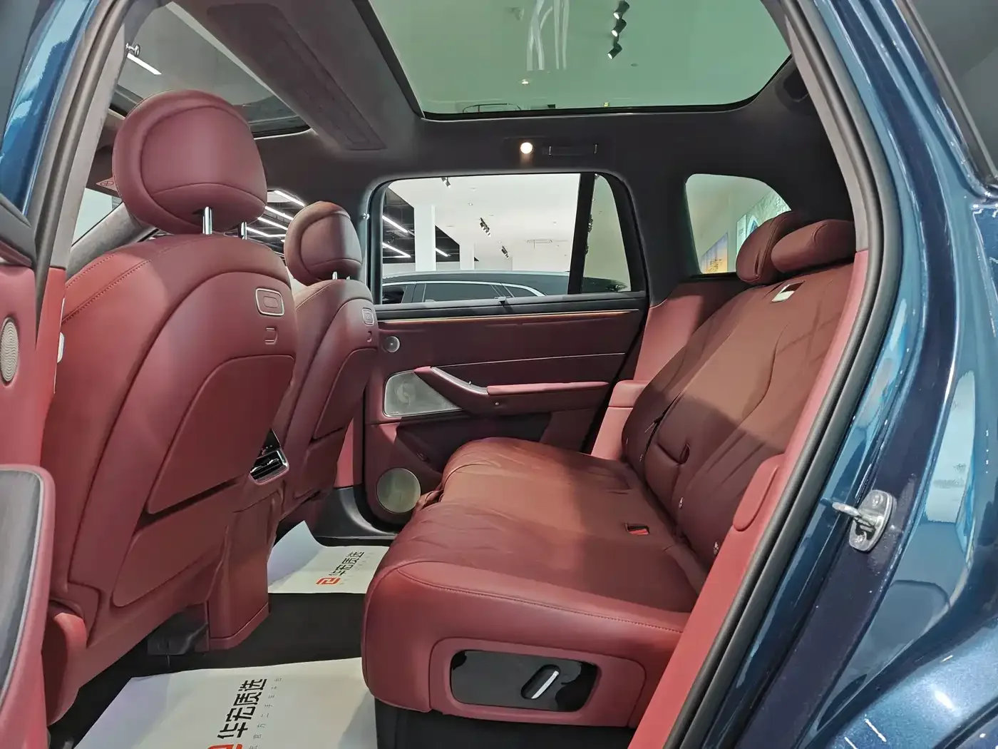 AITO Wenjie AITO M8 2025 Model Extended Range Ultra Edition 53.4kWh 5-Seater — Фото автомобиля 6