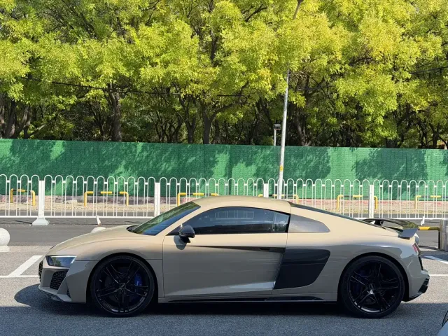 Audi R8 — Фото автомобиля 3