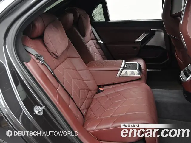 BMW 7-Series 7 серия (G70) 740i sDrive Design Pure Excellence — Фото автомобиля 12