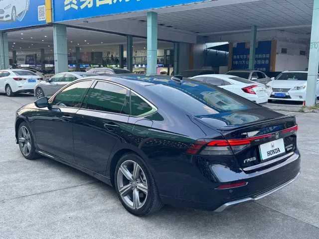 Honda Accord — Фото автомобиля 9