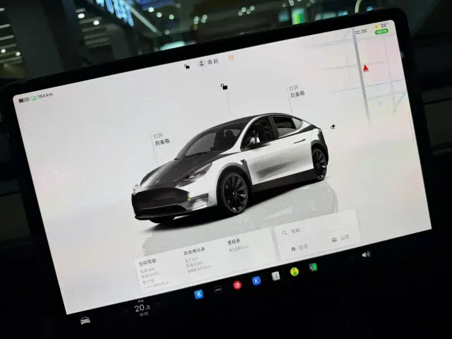 Tesla Model Y — Фото автомобиля 7
