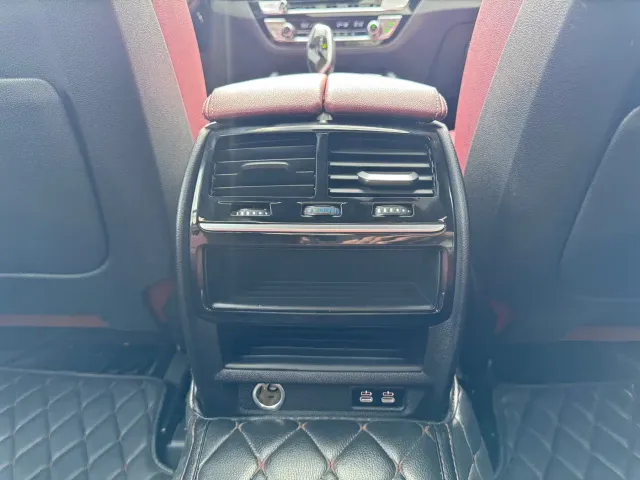 BMW 5 Series — Фото автомобиля 11