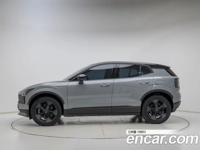 Volvo EX30 Cross Country — Фото автомобиля 5