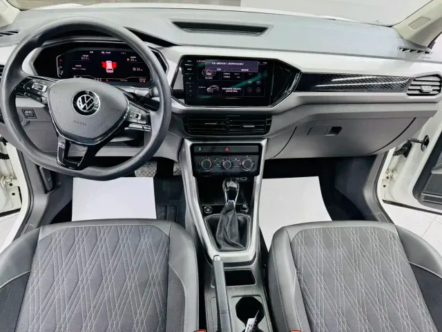 Volkswagen T-Cross — Фото автомобиля 12