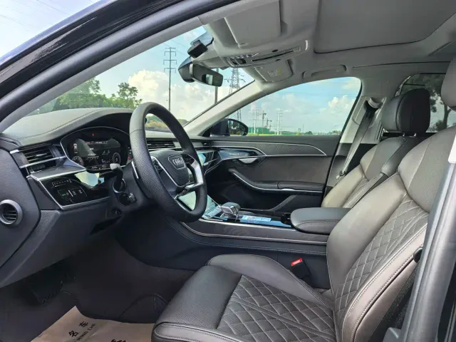 Audi A8 — Фото автомобиля 6