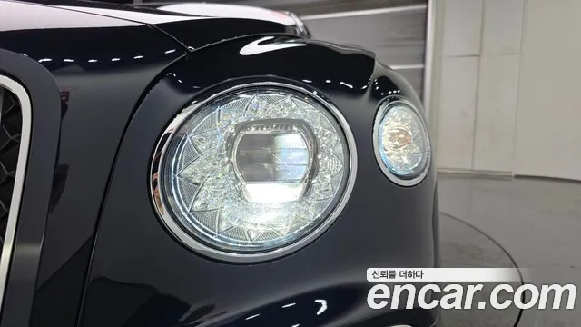 Bentley Flying Spur — Фото автомобиля 20