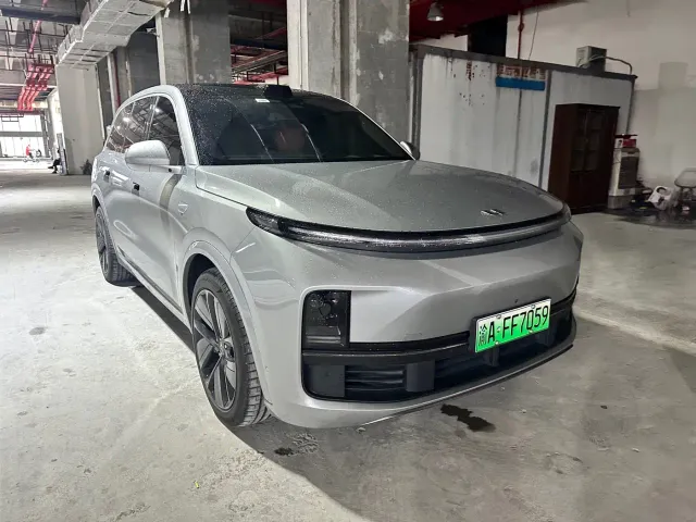 Li Auto L9 — Фото автомобиля 12